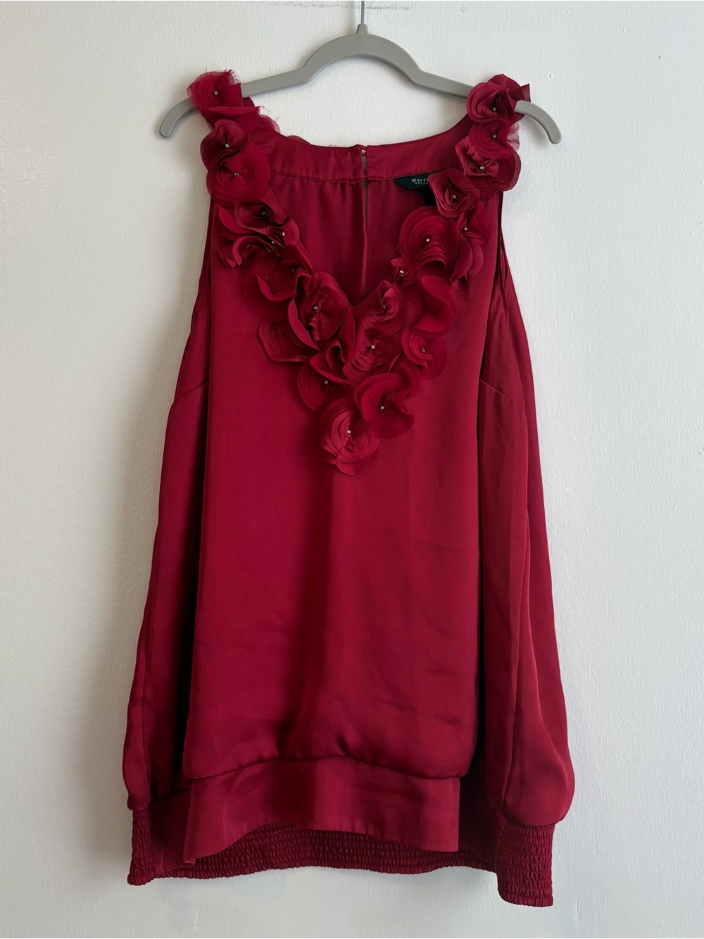 White House Black Market Embellished Red V-Neck Sleeveless Blouse Size Large